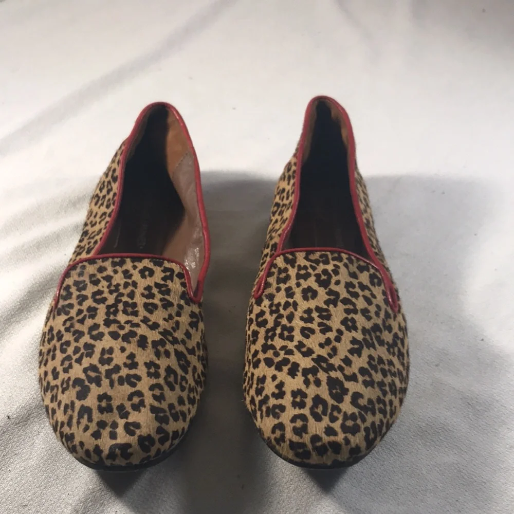Donald J. Pliner Denda Leopard Print Women's Slip On Loafers with Red Trim Sz 8